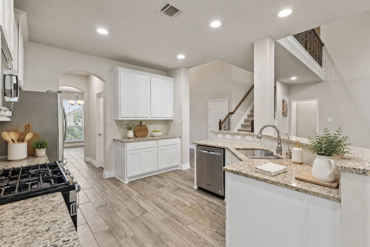 180 Santa Maria Street Georgetown, TX 78628 - Photo 11 of 38 Virtually staged