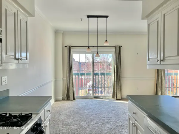 $1,995 | 212 Middle Street, Unit 303, New Bern, NC 28560