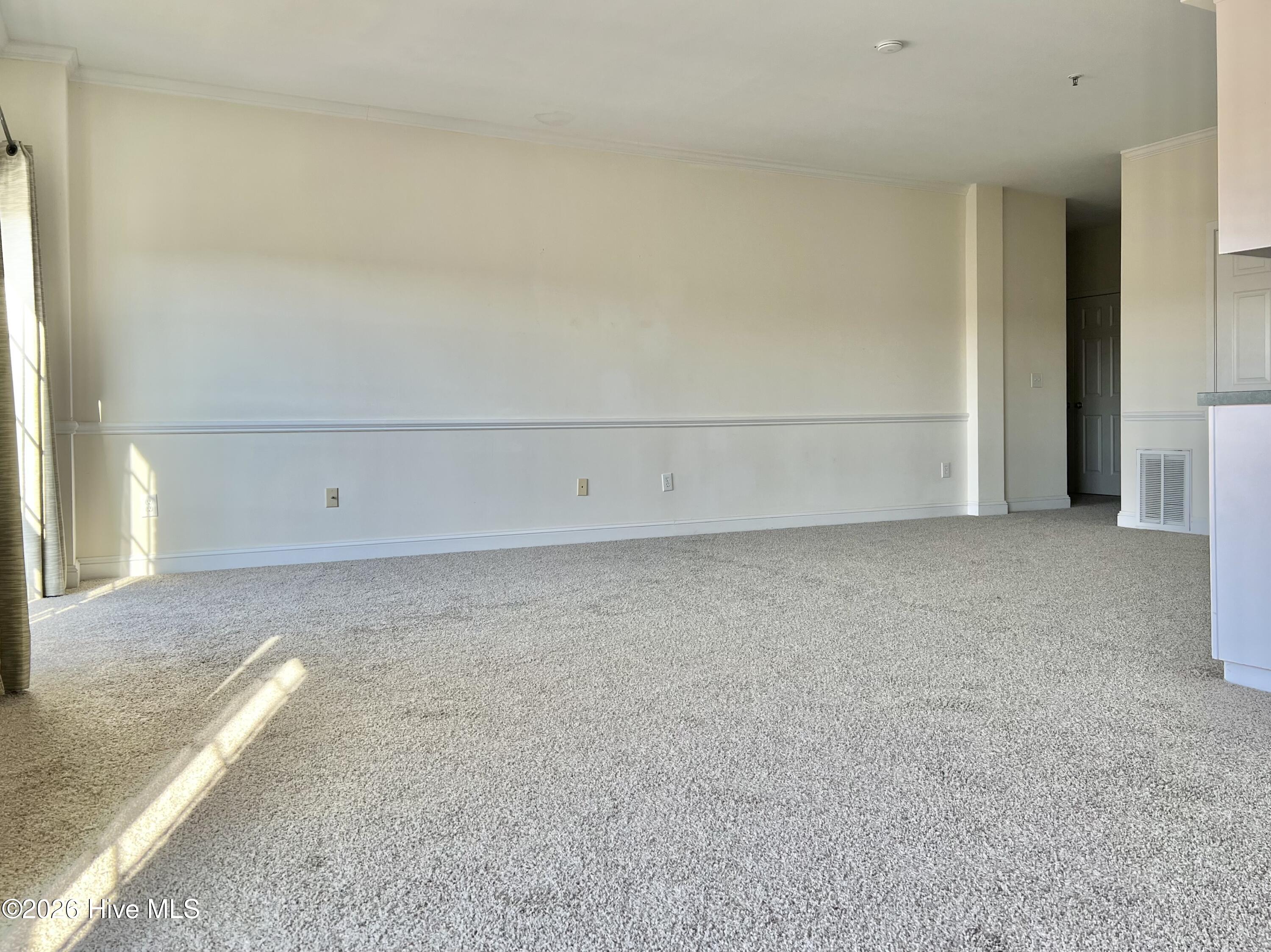212 Middle Street, Unit 303 New Bern, NC 28560 - Photo 4 of 12 IMG_7491