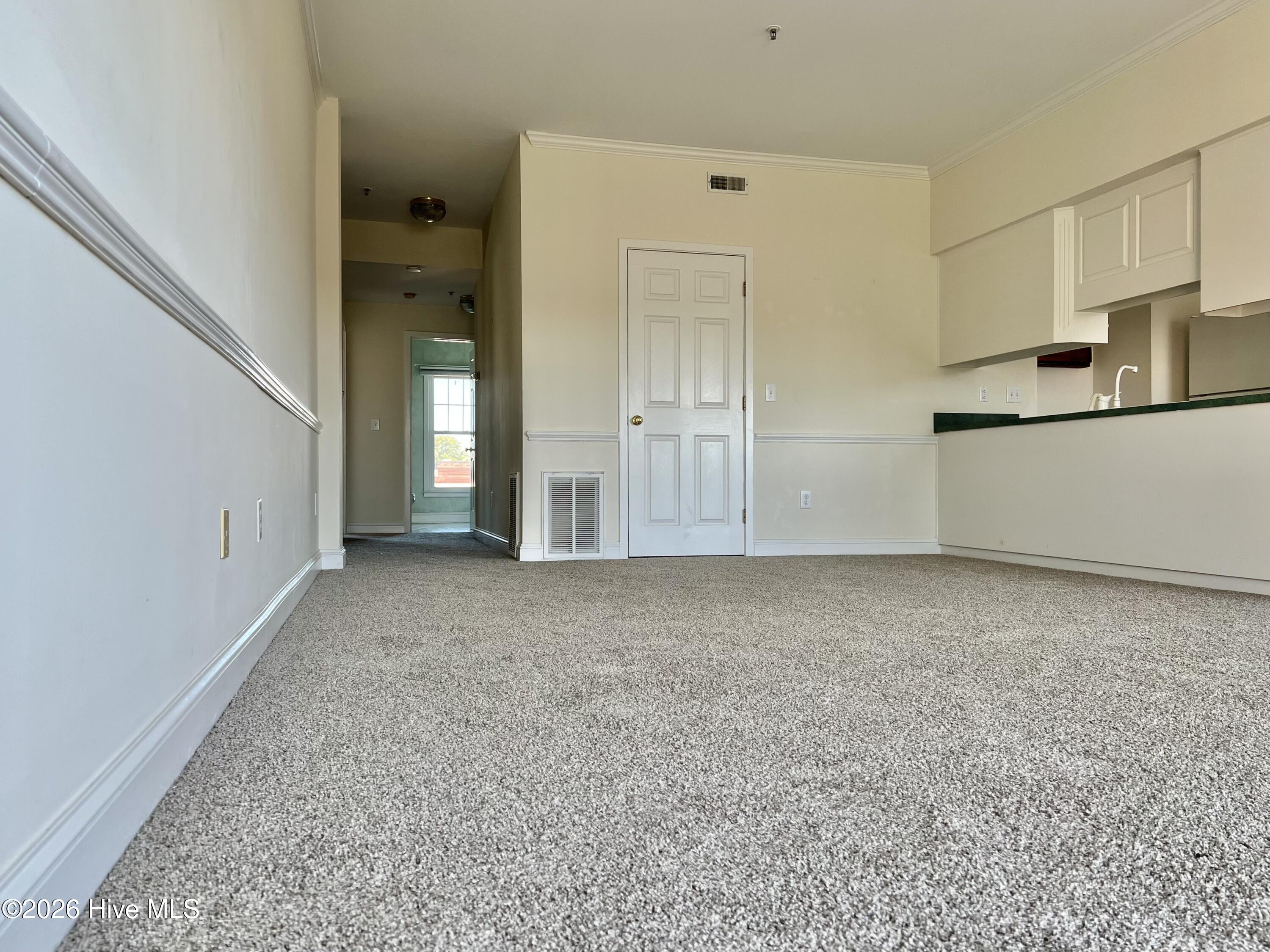 212 Middle Street, Unit 303 New Bern, NC 28560 - Photo 5 of 12 IMG_7492