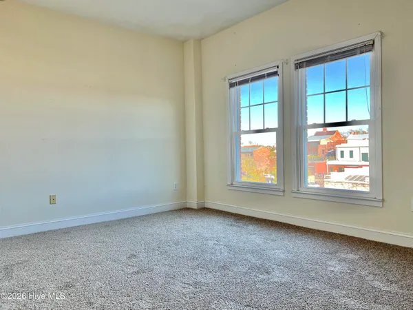 $1,995 | 212 Middle Street, Unit 303, New Bern, NC 28560