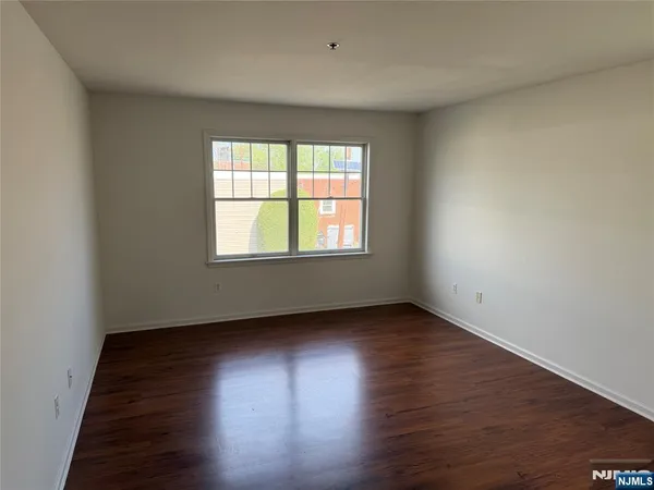 $2,895 | 33 Prospect Street, Unit 5, Palisades Park, NJ 07650