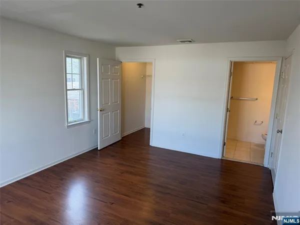 $2,895 | 33 Prospect Street, Unit 5, Palisades Park, NJ 07650