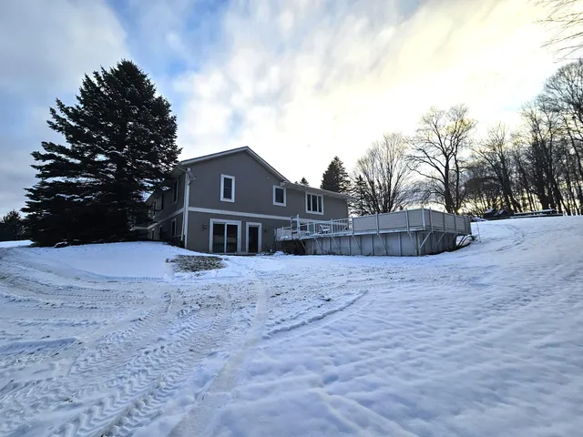 $398,500 | 350 Mary Court, Hesperia, MI 49421