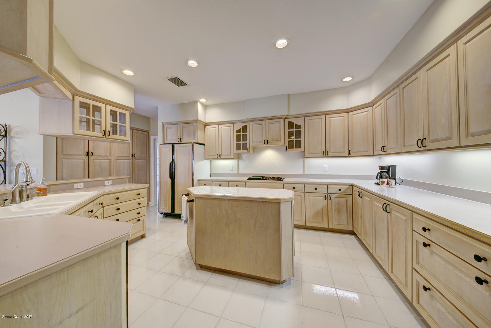 3755 Big Pine Road Melbourne, FL 32934 - Photo 20 of 73 Kitchen with Island
