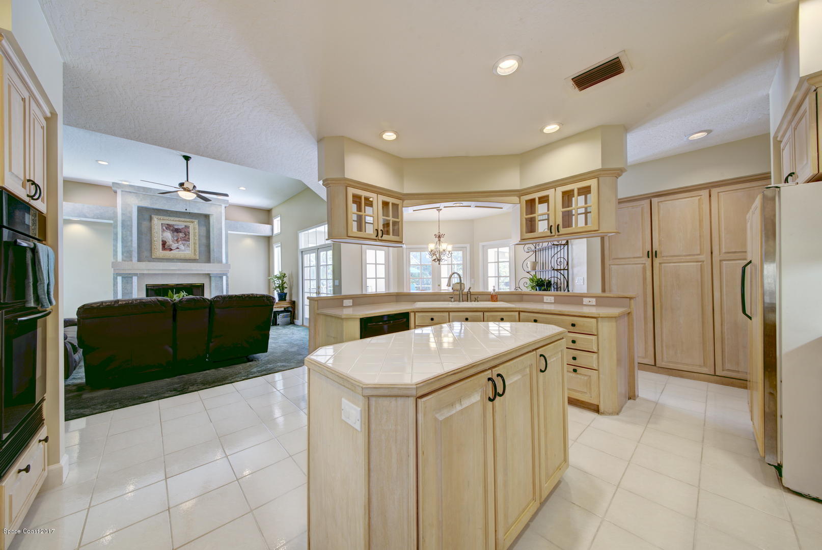 3755 Big Pine Road Melbourne, FL 32934 - Photo 25 of 73 Kitchen open to Family Room