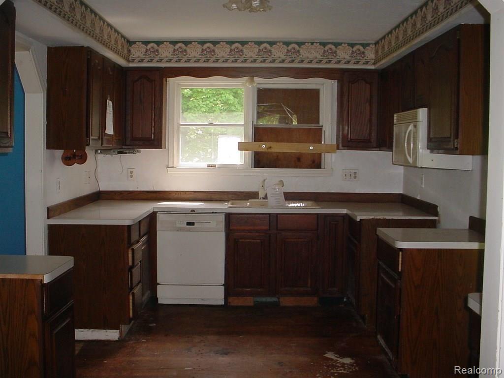 7400 Holcomb Road Clarkston, MI 48346 - Photo 8 of 19