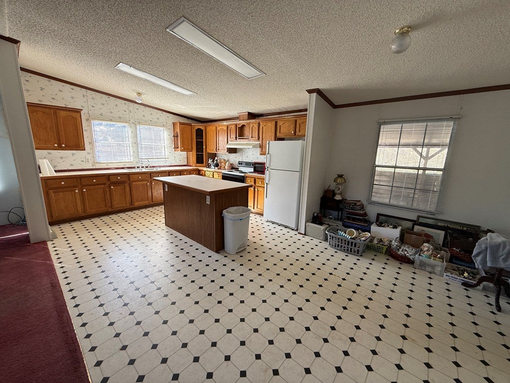 5163 Kents Ridge Road Cedar Bluff, VA 24609 - Photo 9 of 37 Gallery Image 9