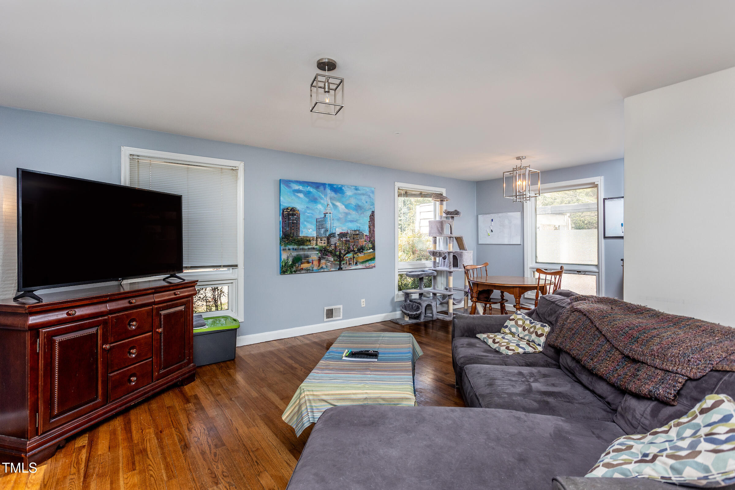 5136 Melbourne Road Raleigh, NC 27606 - Photo 2 of 22 5136Melbourne005