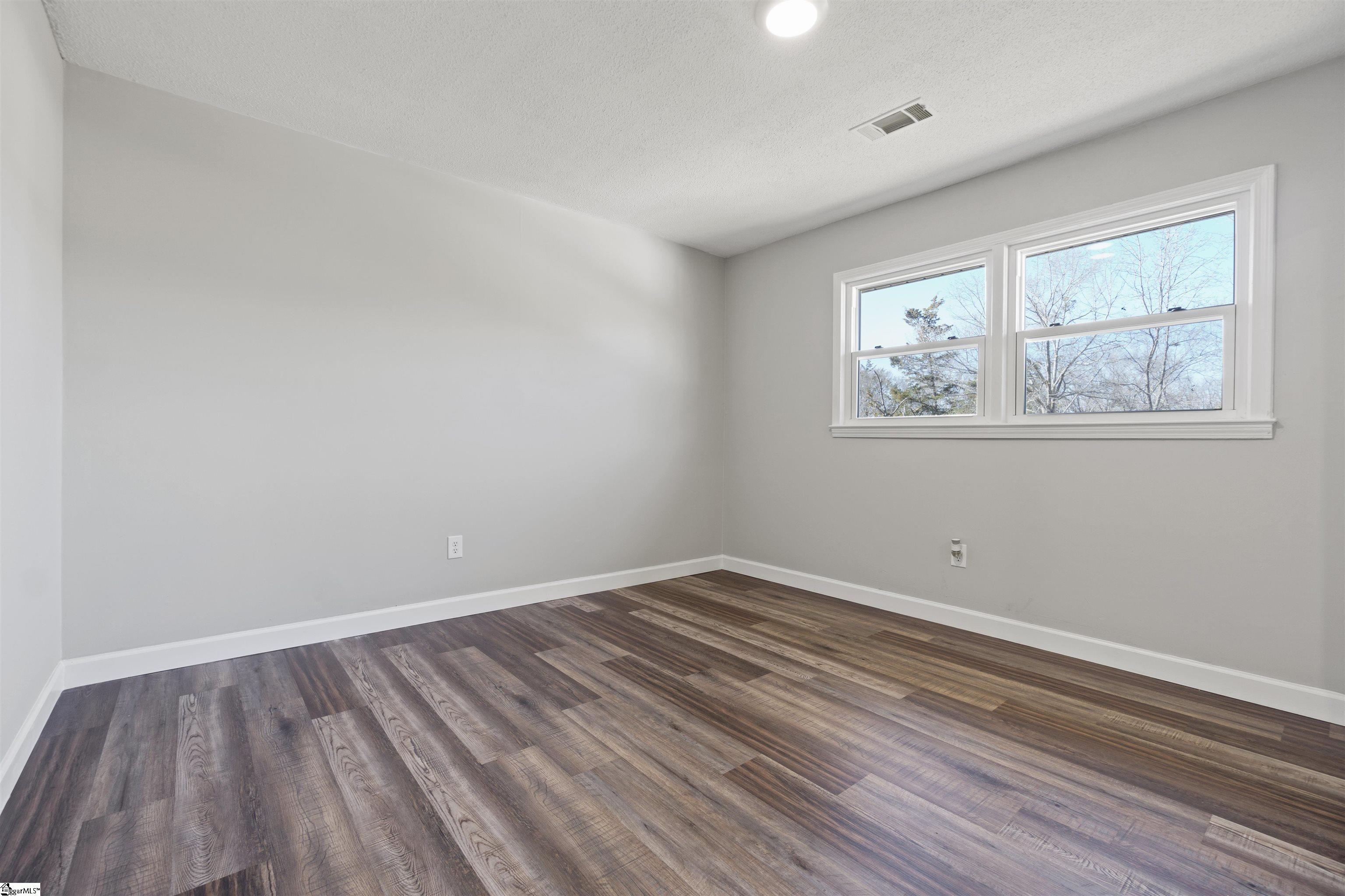 102 Inlet Drive Anderson, SC 29625 - Photo 11 of 30 Gallery Image 11