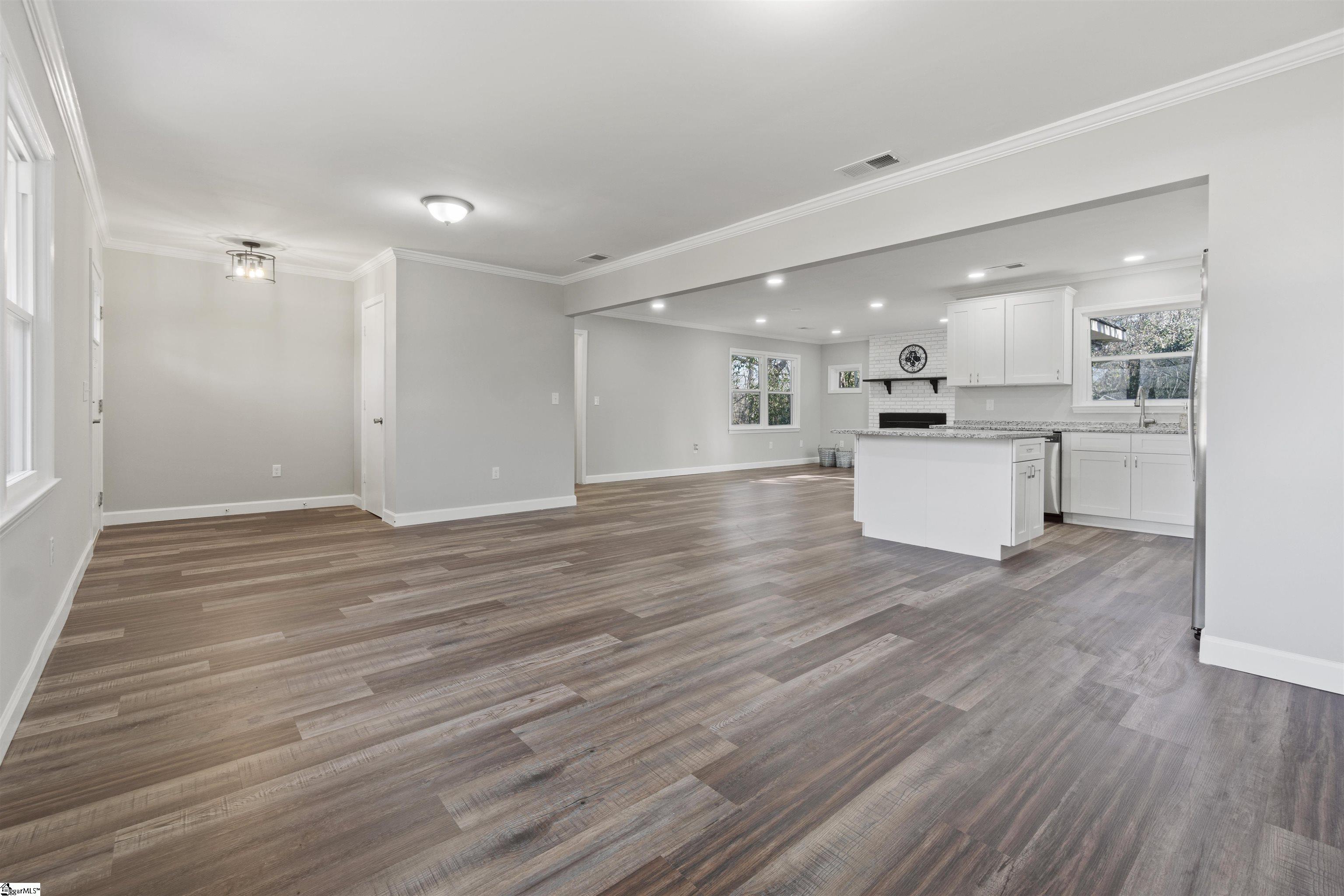 102 Inlet Drive Anderson, SC 29625 - Photo 8 of 30 Gallery Image 8