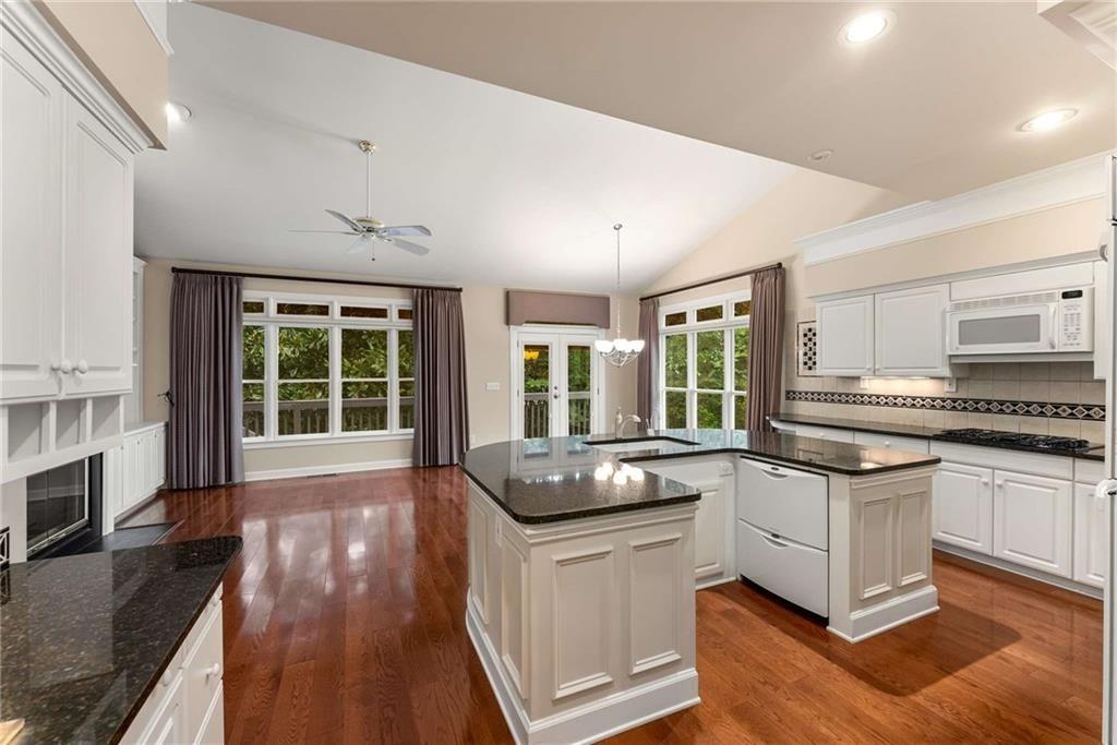 2381 Briarleigh Way Atlanta, GA 30338 - Photo 13 of 53