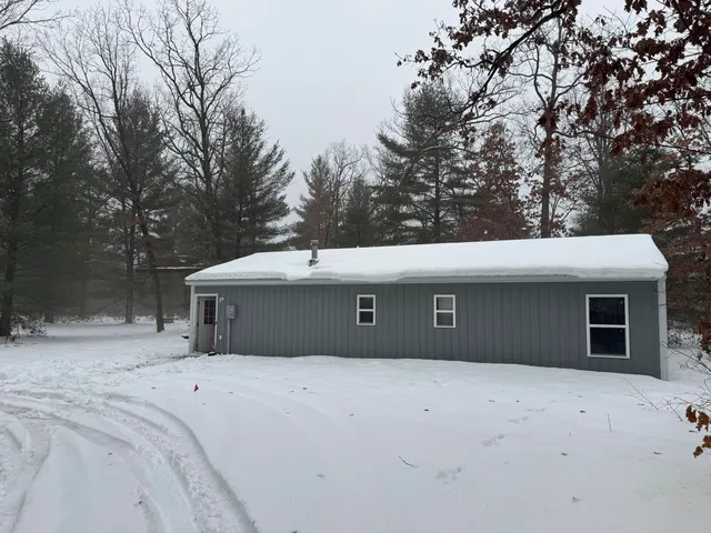 $184,900 | 7423 South Nelson Road, Chase, MI 49623
