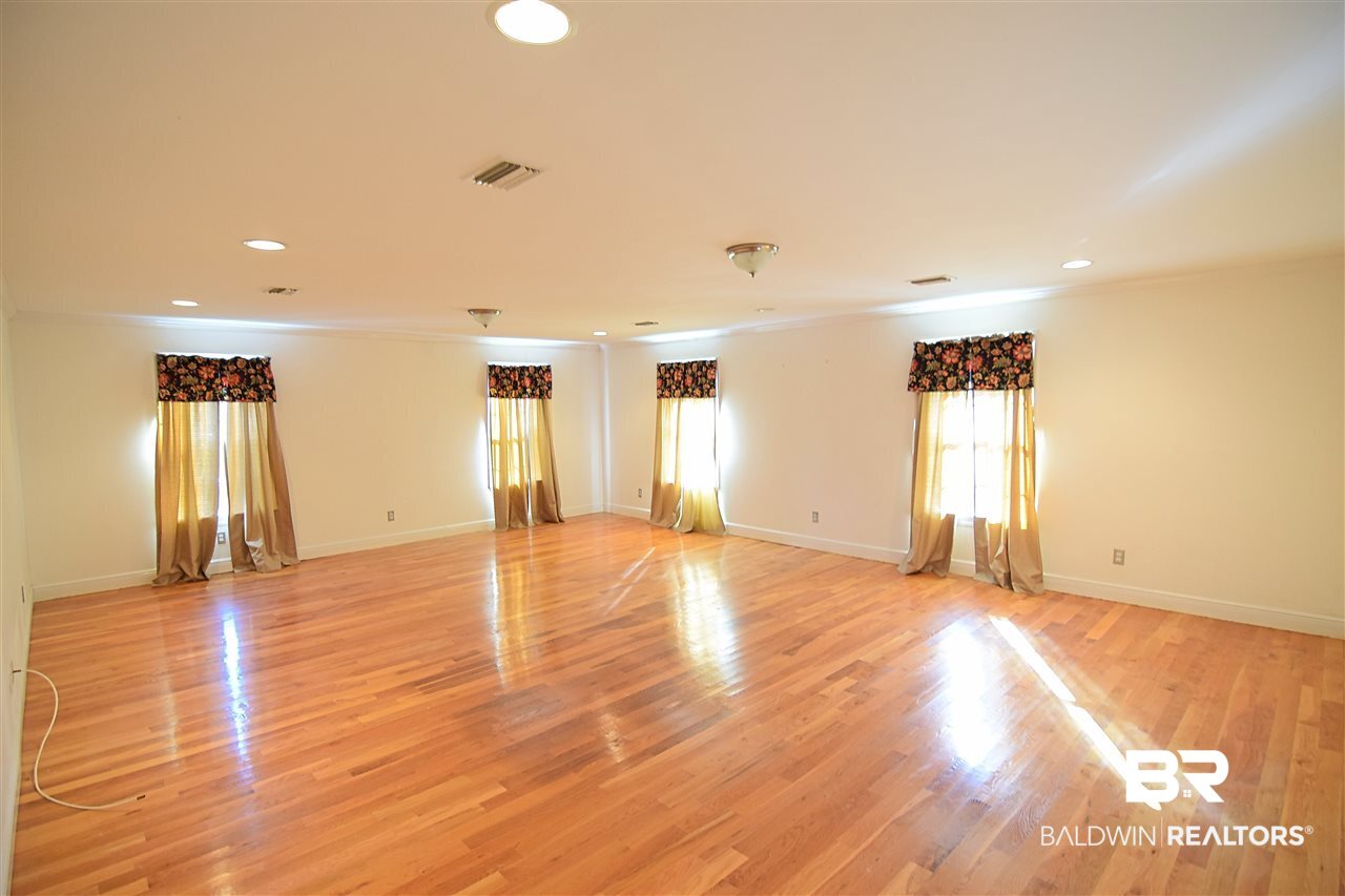 7851 Cuss Fork Road Wilmer, AL 36587 - Photo 15 of 16 massive bedroom