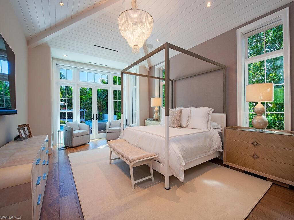 1675 Gordon Drive Naples, FL 34102 - Photo 14 of 48