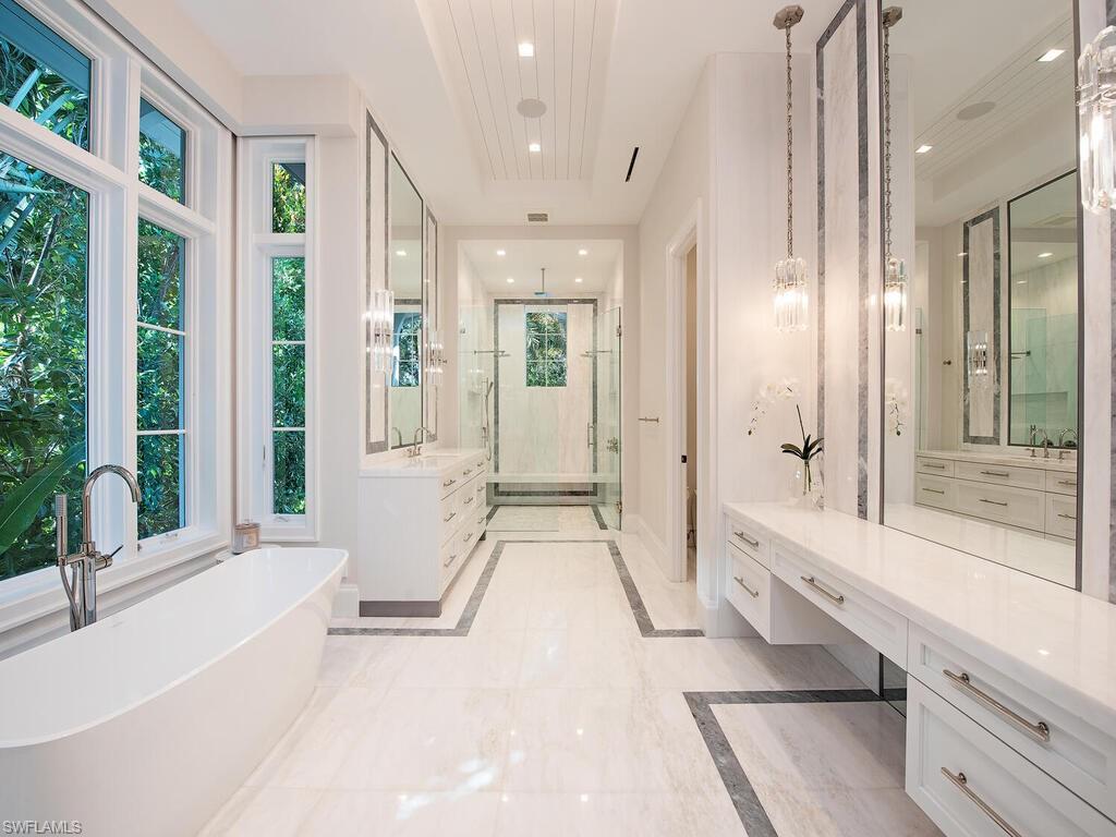 1675 Gordon Drive Naples, FL 34102 - Photo 15 of 48