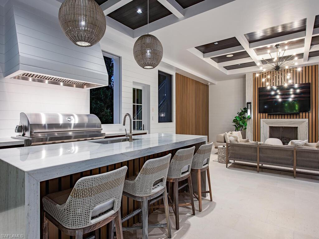 1675 Gordon Drive Naples, FL 34102 - Photo 18 of 48