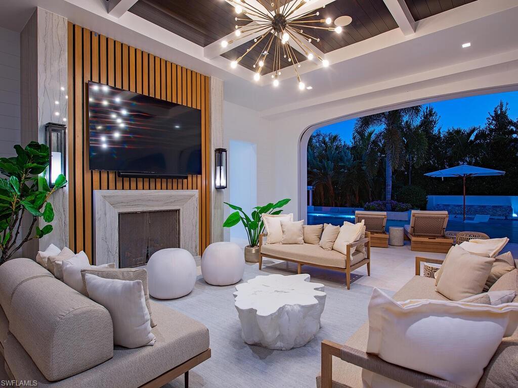 1675 Gordon Drive Naples, FL 34102 - Photo 19 of 48