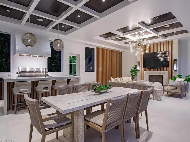 $20,950,000 | 1675 Gordon Drive, Naples, FL 34102