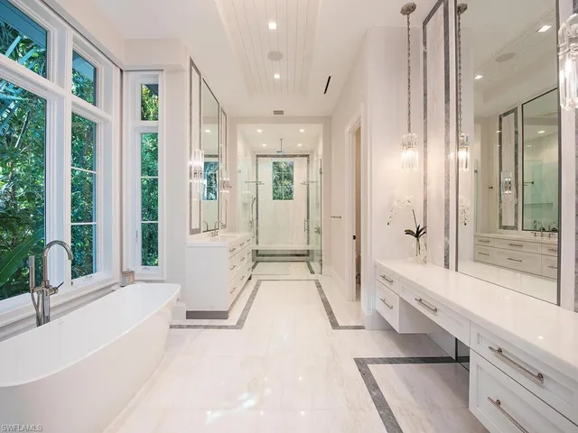 $20,950,000 | 1675 Gordon Drive, Naples, FL 34102