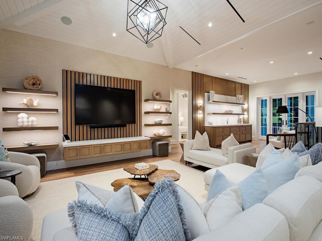 1675 Gordon Drive Naples, FL 34102 - Photo 26 of 48