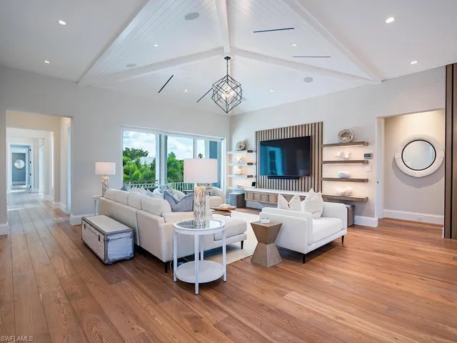 $20,950,000 | 1675 Gordon Drive, Naples, FL 34102