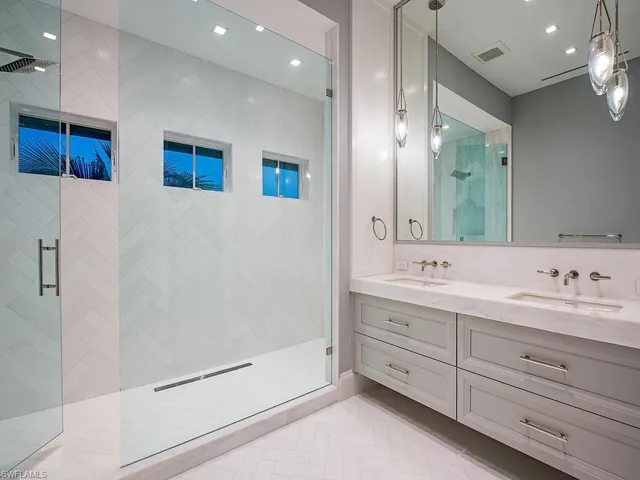 $20,950,000 | 1675 Gordon Drive, Naples, FL 34102