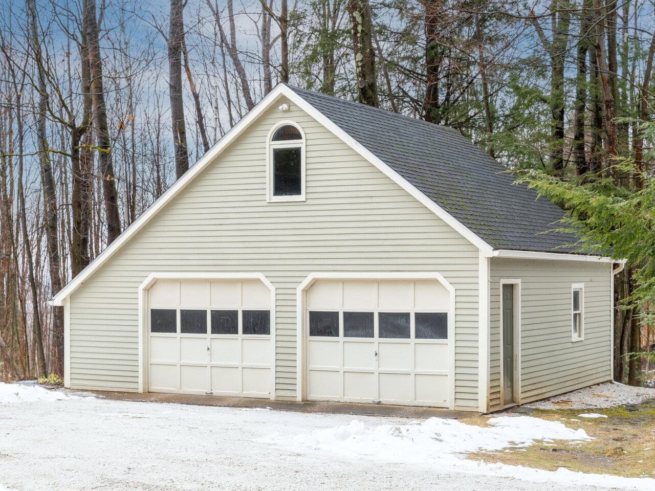274 Enos Road Hinesburg, VT 05461 - Photo 3 of 35