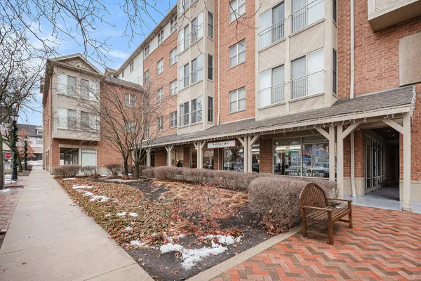 $328,000 | 50 Bokelman Street, Unit 234, Roselle, IL 60172