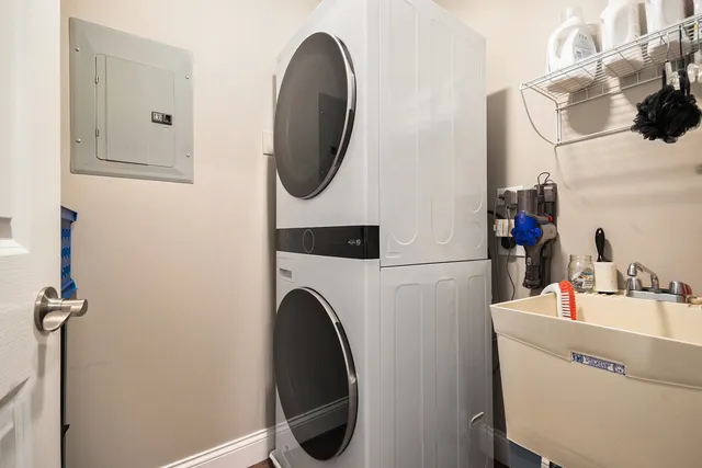 $349,000 | 50 Bokelman Street, Unit 234, Roselle, IL 60172