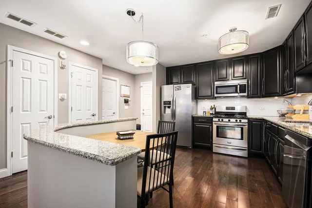 $349,000 | 50 Bokelman Street, Unit 234, Roselle, IL 60172