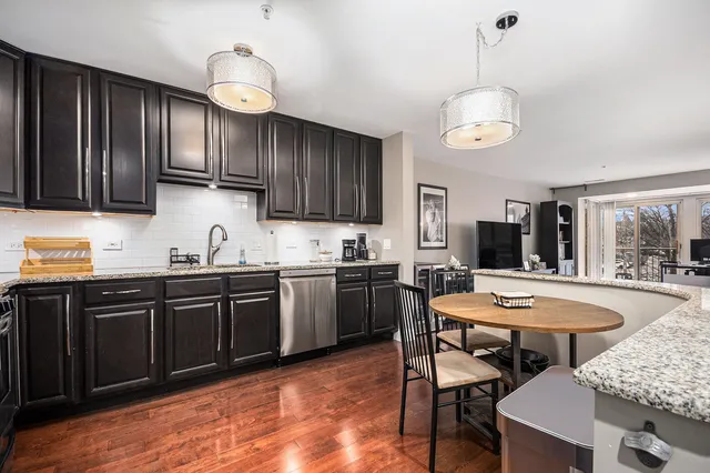 $349,000 | 50 Bokelman Street, Unit 234, Roselle, IL 60172