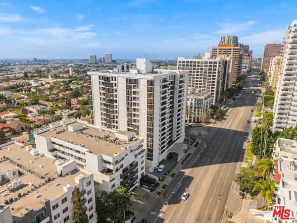 $925,000 | 10660 Wilshire Boulevard, Unit 703, Los Angeles, CA 90024