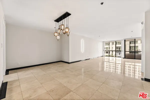 $925,000 | 10660 Wilshire Boulevard, Unit 703, Los Angeles, CA 90024