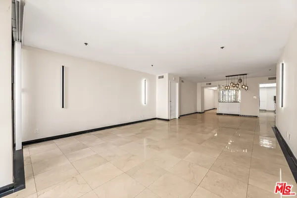 $925,000 | 10660 Wilshire Boulevard, Unit 703, Los Angeles, CA 90024