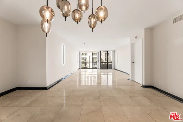 $925,000 | 10660 Wilshire Boulevard, Unit 703, Los Angeles, CA 90024