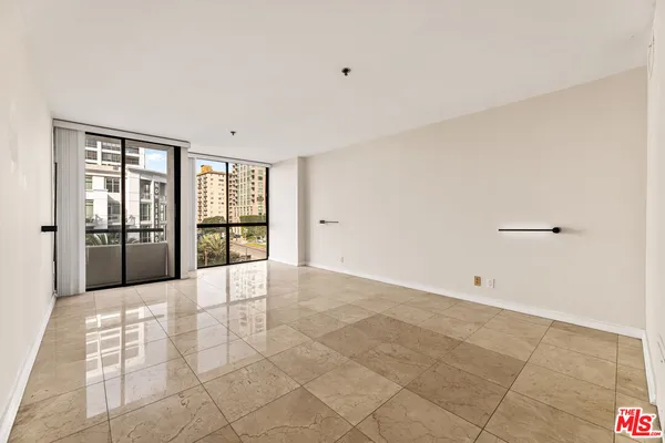 $925,000 | 10660 Wilshire Boulevard, Unit 703, Los Angeles, CA 90024