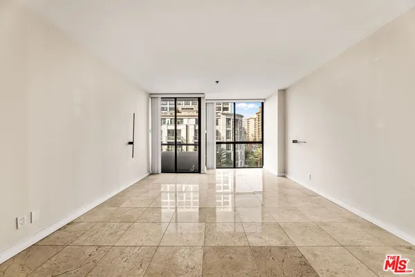 $925,000 | 10660 Wilshire Boulevard, Unit 703, Los Angeles, CA 90024
