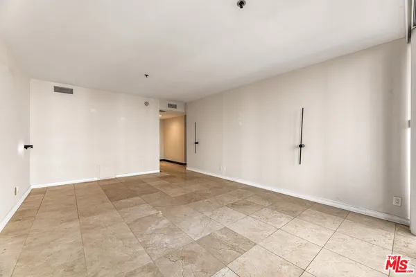 $925,000 | 10660 Wilshire Boulevard, Unit 703, Los Angeles, CA 90024