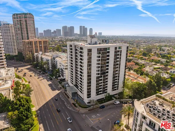 $925,000 | 10660 Wilshire Boulevard, Unit 703, Los Angeles, CA 90024