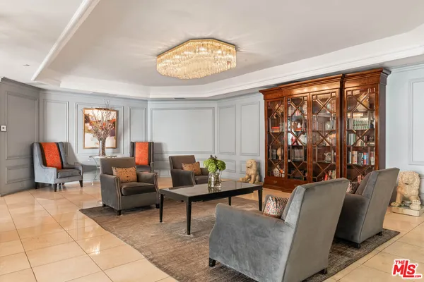 $925,000 | 10660 Wilshire Boulevard, Unit 703, Los Angeles, CA 90024