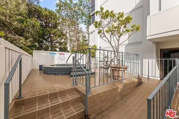$925,000 | 10660 Wilshire Boulevard, Unit 703, Los Angeles, CA 90024