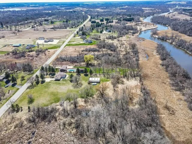 $899,900 | 9506 296th Avenue, Salem Lakes, WI 53168