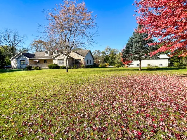 $899,900 | 9506 296th Avenue, Salem Lakes, WI 53168