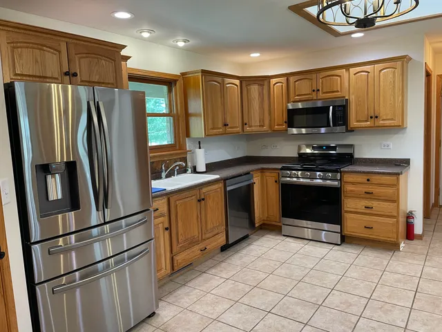 $899,900 | 9506 296th Avenue, Salem Lakes, WI 53168