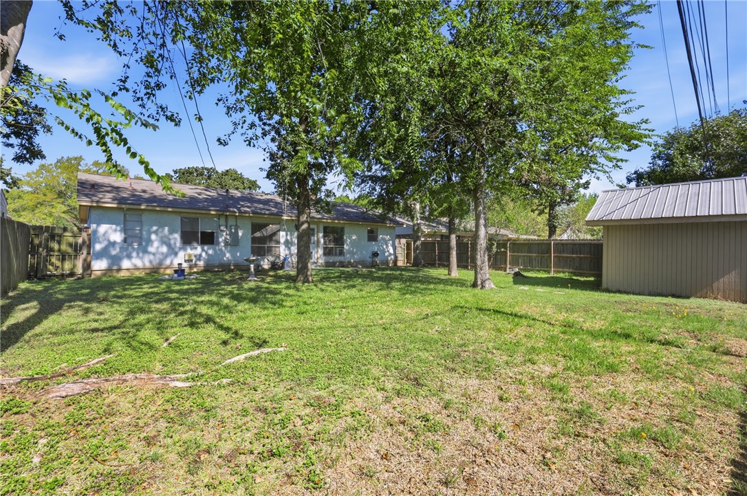 3235 Red Robin Loop Bryan, TX 77802 - Photo 15 of 17 Gallery Image 15