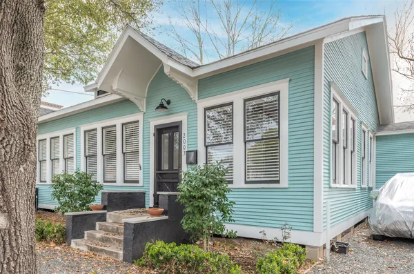 $2,200 | 2003 Lubbock Street, Houston, TX 77007