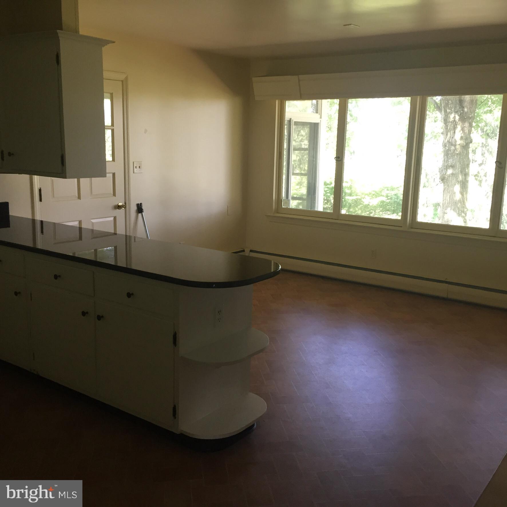 52 Ridge Road Westminster, MD 21157 - Photo 14 of 33 Kitchen with grand bay window & view!