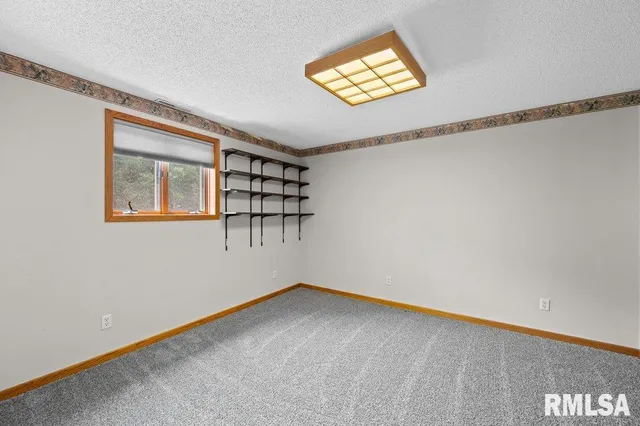 $360,000 | 211 Eagle Ridge Road, Muscatine, IA 52761