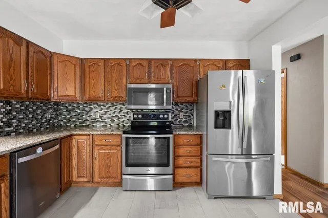 $360,000 | 211 Eagle Ridge Road, Muscatine, IA 52761